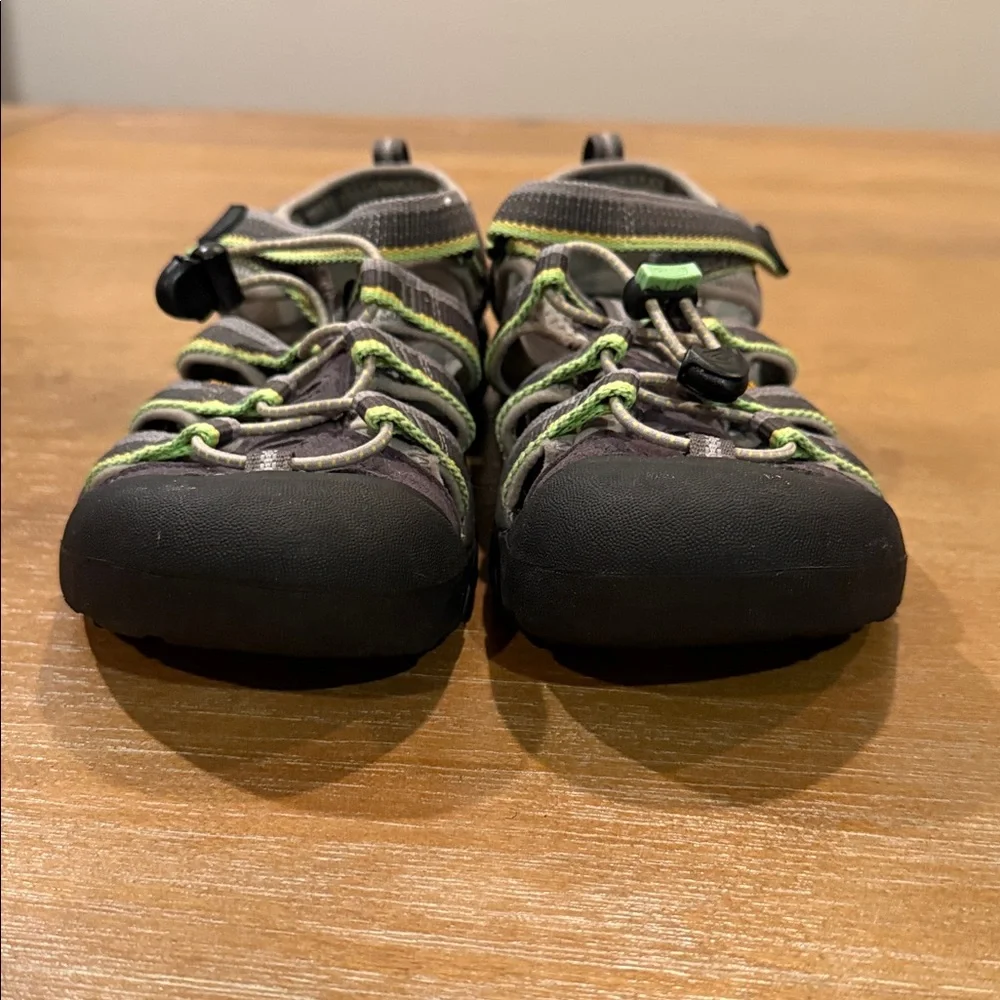 KEEN Big‎ Kids Newport H2 Sandal Racer Gray Sz US 5, EU 37